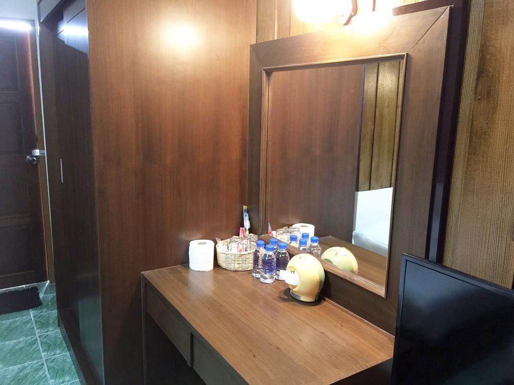 Phrasing Guesthouse Чиангмай Экстерьер фото