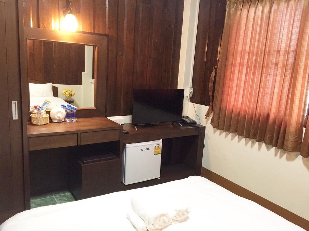 Phrasing Guesthouse Чиангмай Экстерьер фото