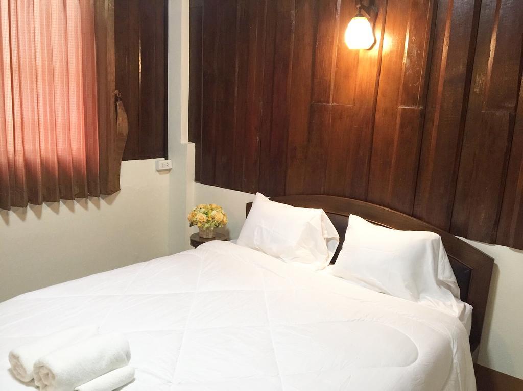 Phrasing Guesthouse Чиангмай Экстерьер фото