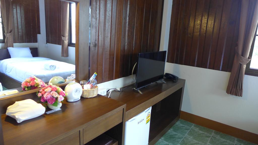 Phrasing Guesthouse Чиангмай Экстерьер фото