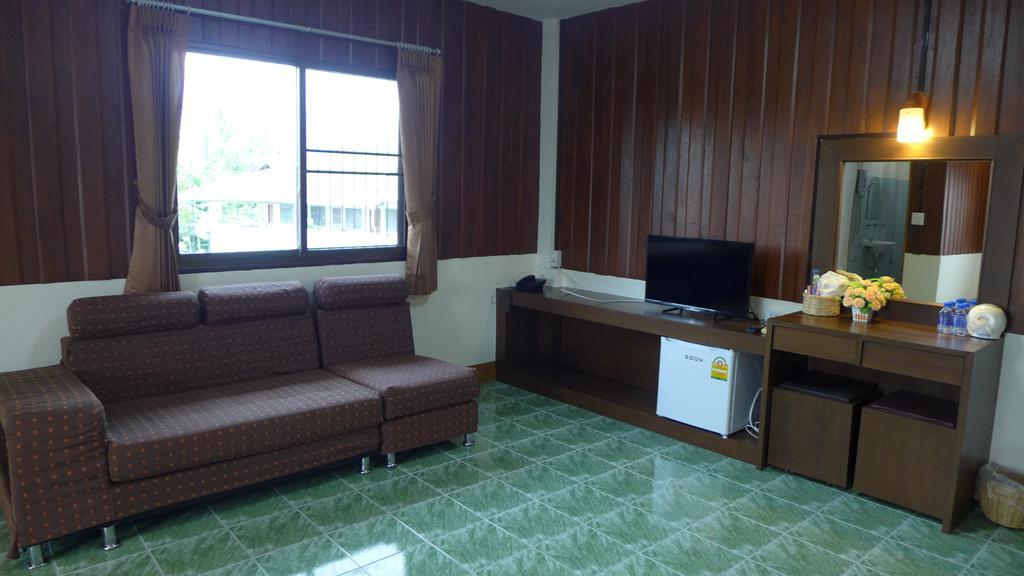 Phrasing Guesthouse Чиангмай Экстерьер фото
