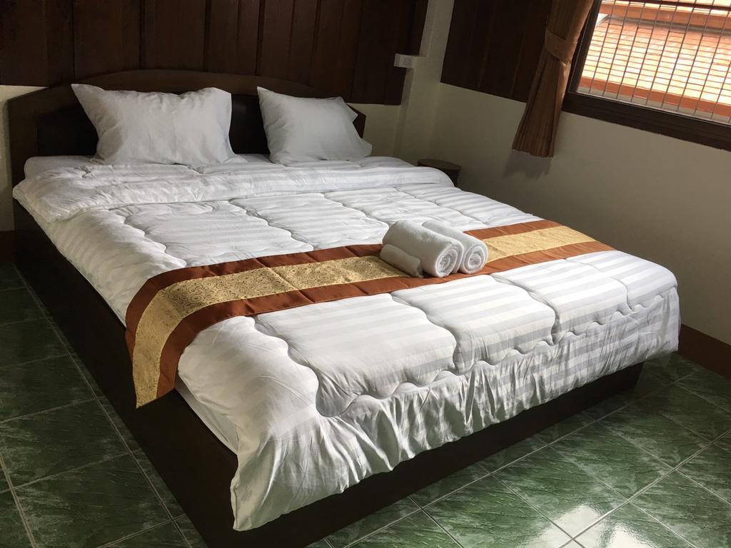 Phrasing Guesthouse Чиангмай Экстерьер фото