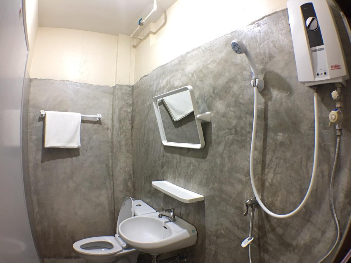 Phrasing Guesthouse Чиангмай Экстерьер фото